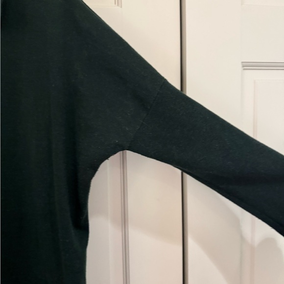 Tuckernuck Women's Green Collared Sweater - Picture 4 of 7